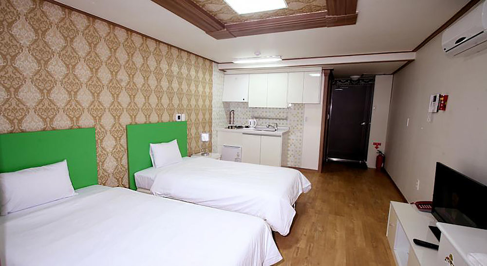 Hy Choi Hostel Seogwipo Exterior foto
